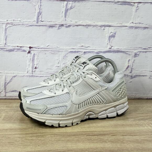Nike Zoom Vomero 5 Vast Grey Women's Size 7.5 Running Shoes Sneakers FQ7079-100 - Picture 3 of 8